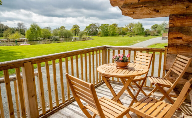 Log Cabins With Hot Tubs